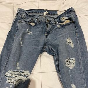 Rag&Bone low-mid rise distressed boyfriend jean